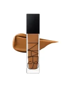 NARS Natural Radiant Longwear Liquid Foundation – 30ml rectangular glass bottle with a black cap and foundation swatch.